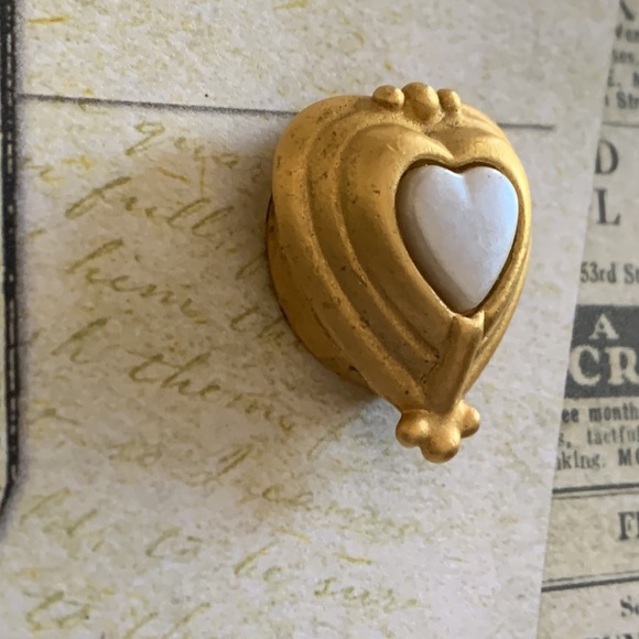 Vintage Heart Button Cover Gold Tone Creamy White - Picture 5 of 6